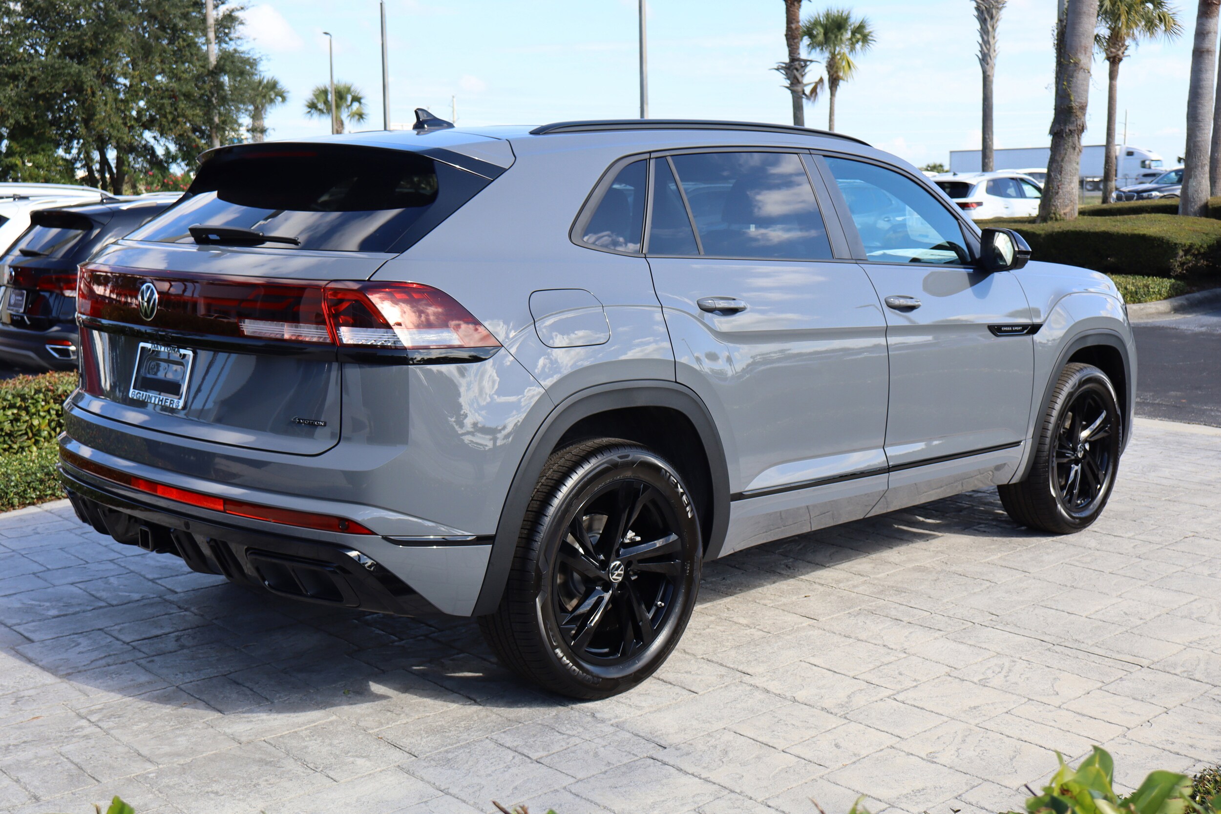 2026 Volkswagen Atlas Cross Sport SEL R-LINE - Photo 8