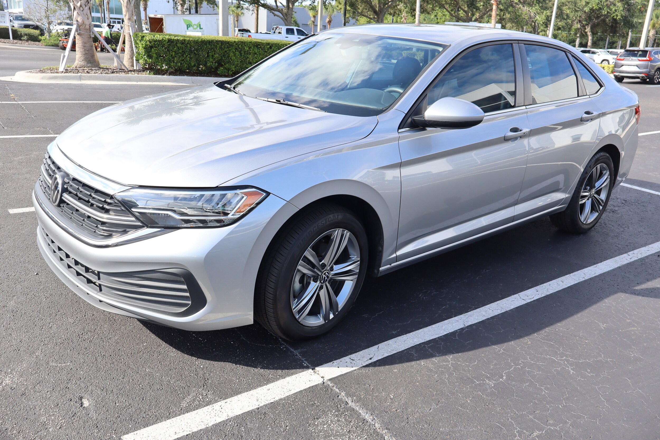 2022 Volkswagen Jetta SE photo 4