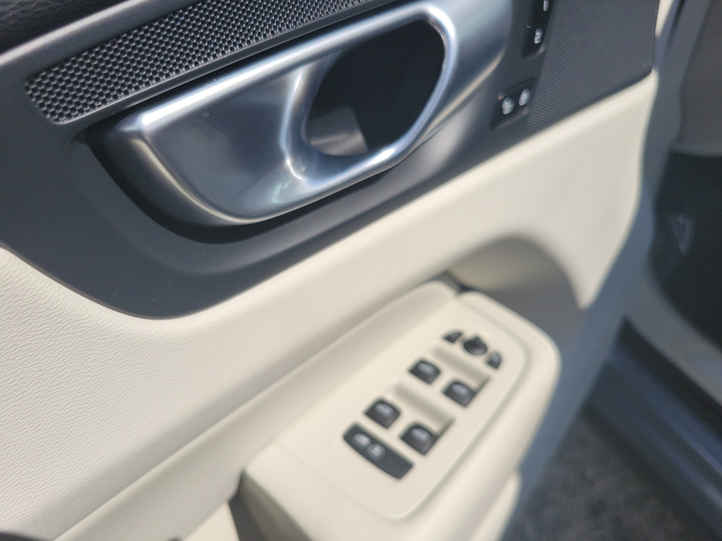 2024 Volvo XC60 Plus - Photo 14