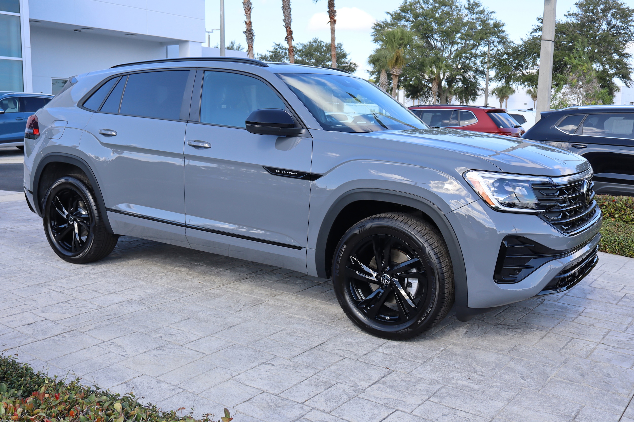 2026 Volkswagen Atlas Cross Sport SEL R-LINE - Photo 2