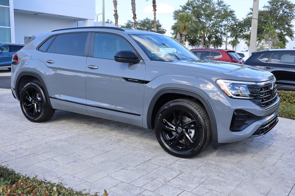 New 2026 Volkswagen Atlas Cross Sport 2.0T SEL R-Line Black SUV