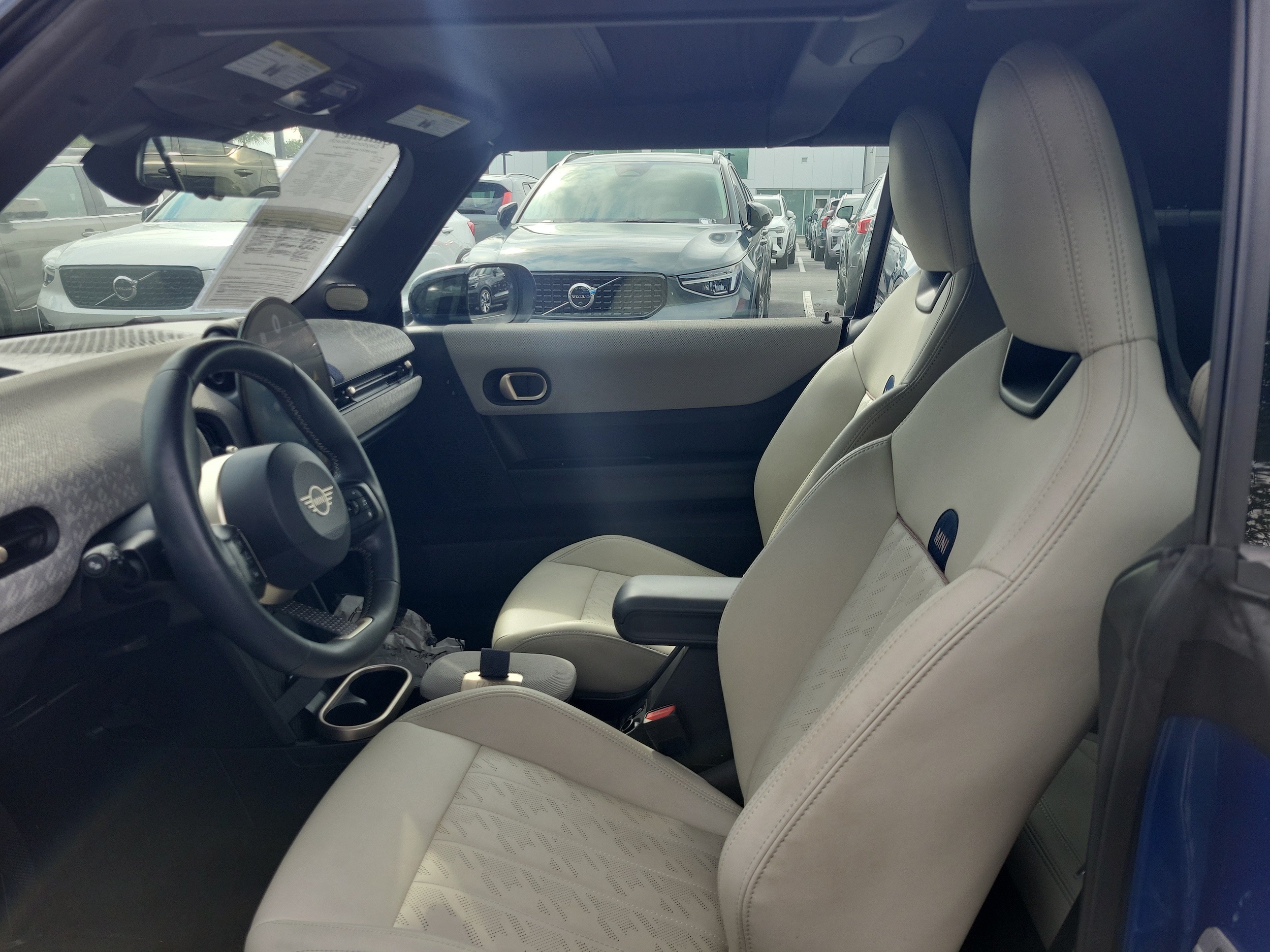 2025 MINI Convertible Base - Photo 13
