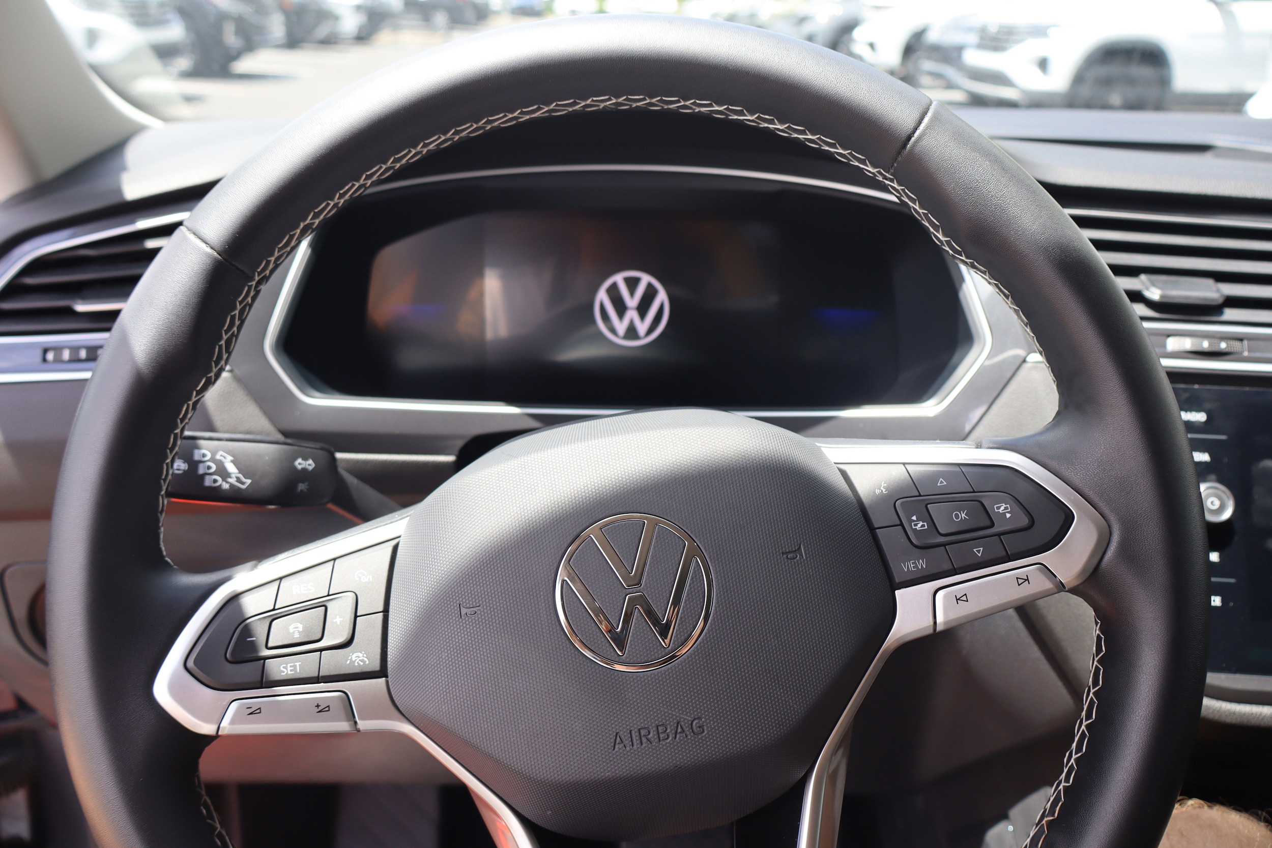 2023 Volkswagen Tiguan SE - Photo 13