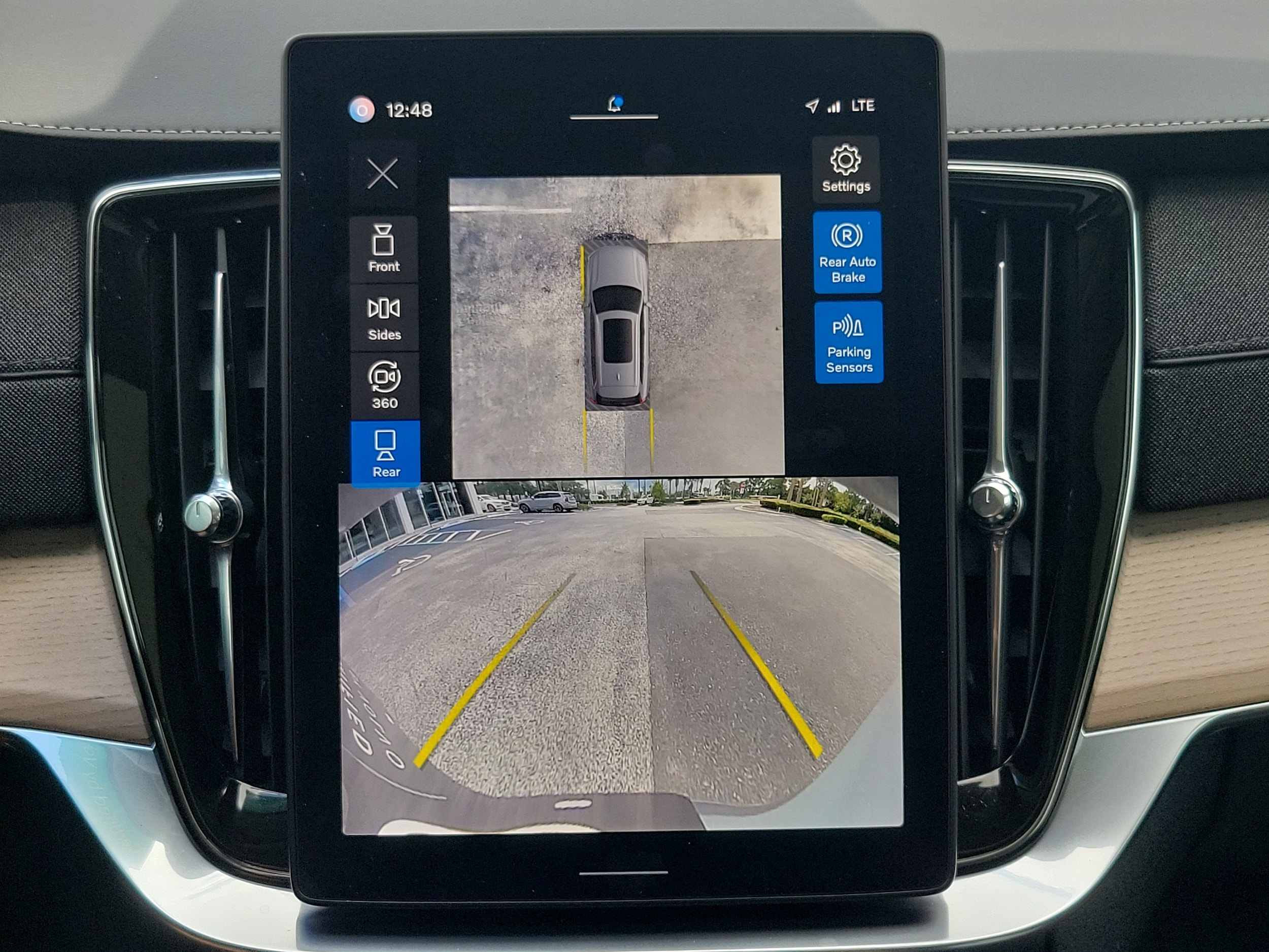 2025 Volvo XC90 Plus - Photo 22