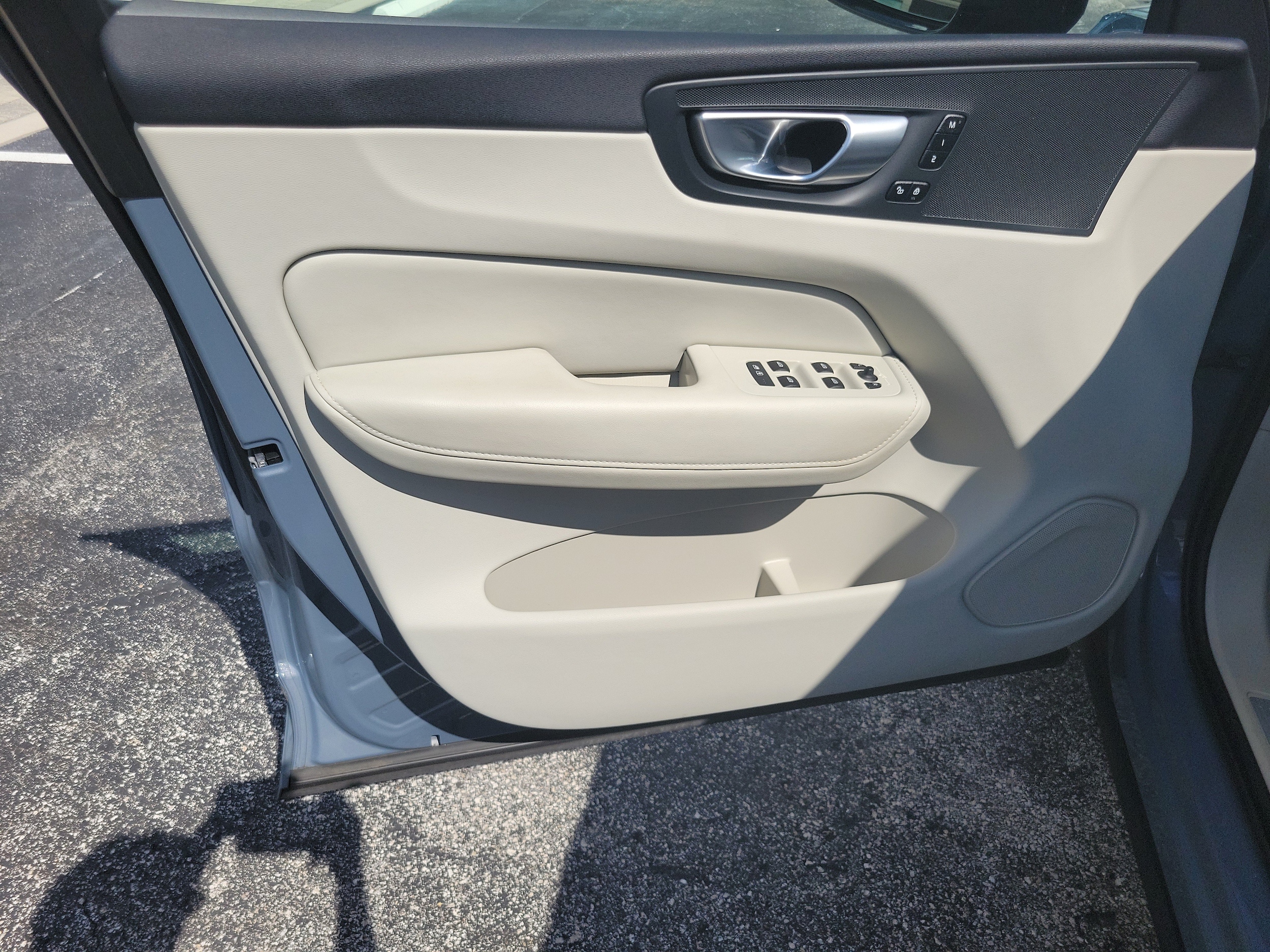 2024 Volvo XC60 Plus - Photo 13