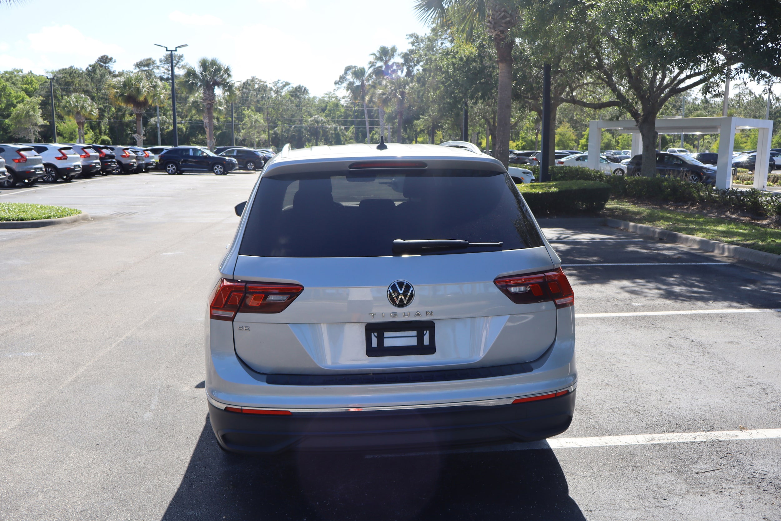 2023 Volkswagen Tiguan SE - Photo 6