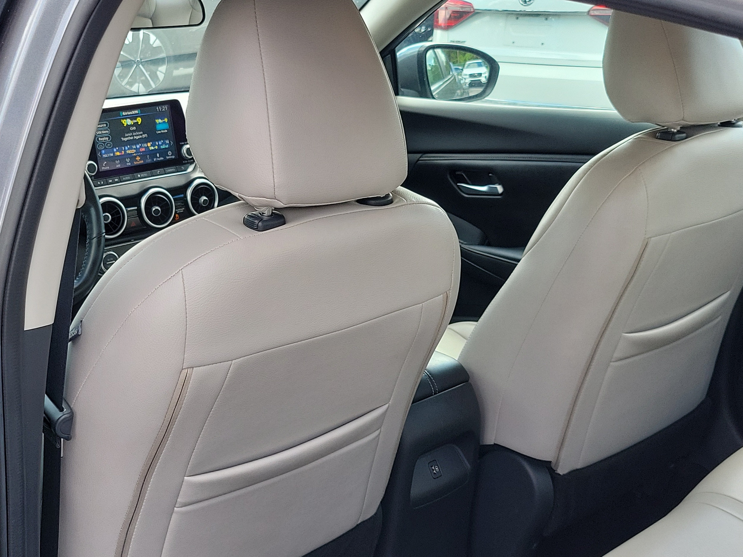 2021 Nissan Sentra SV - Photo 11