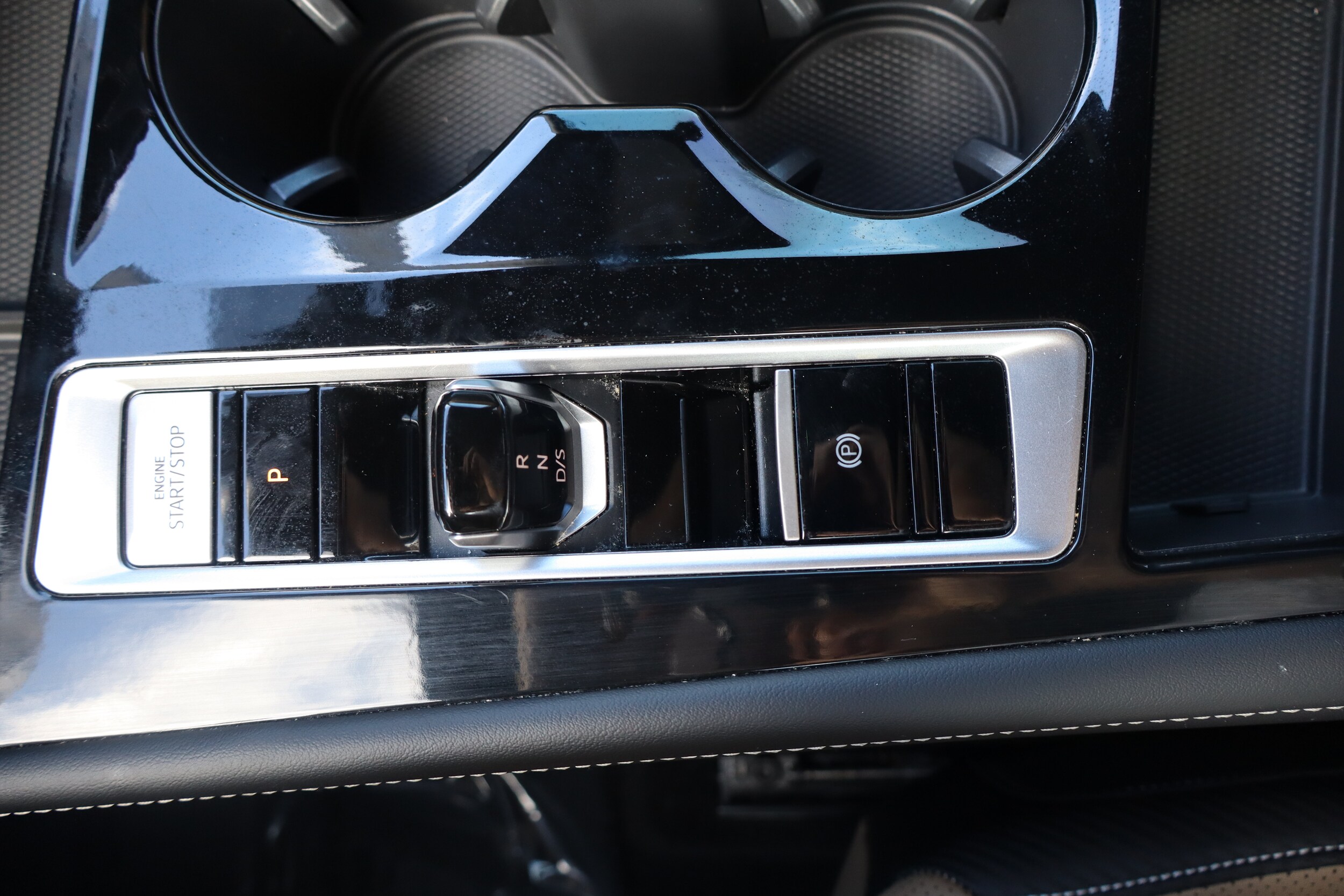 2024 Volkswagen Atlas Cross Sport SE w/Tech - Photo 27