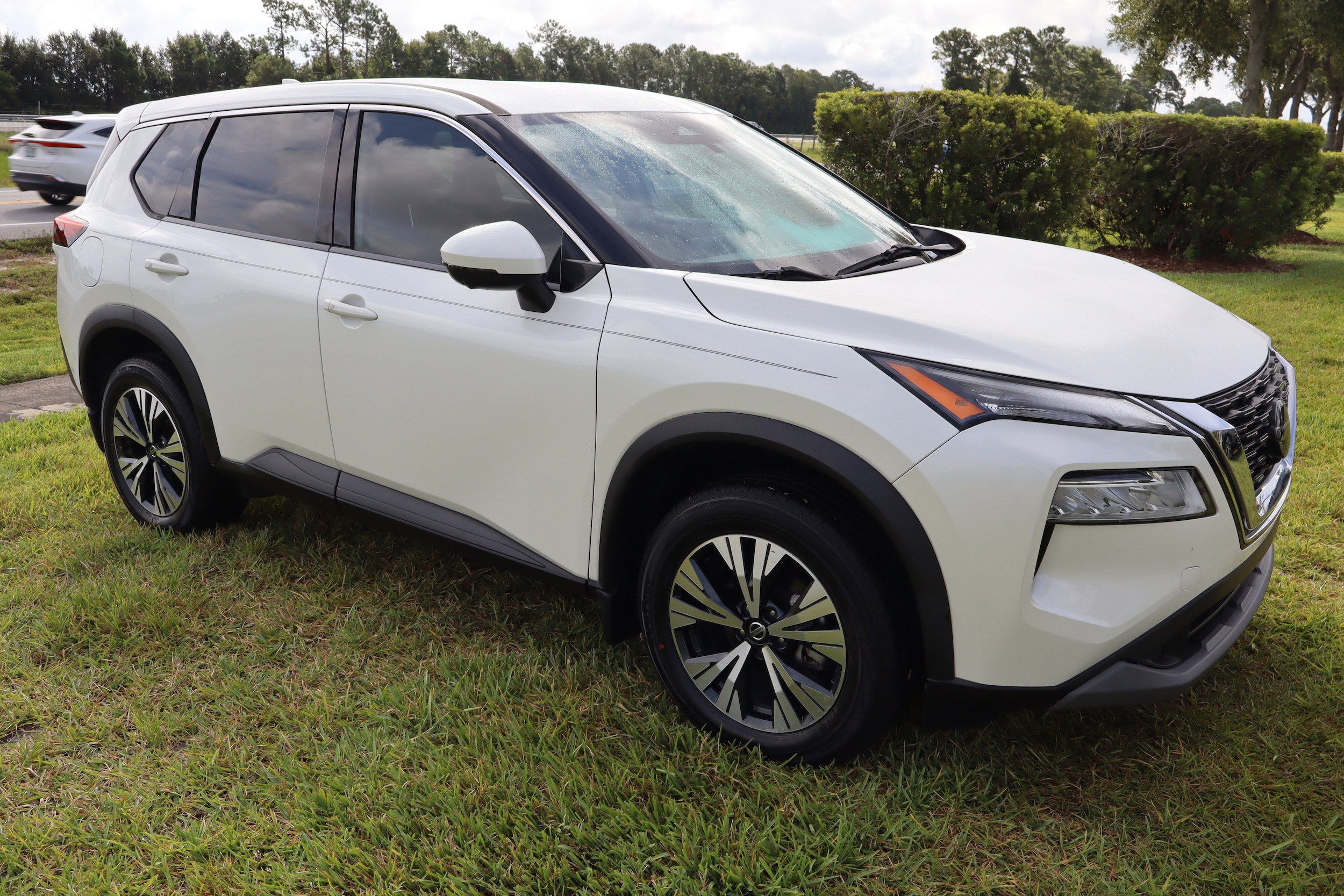 2021 Nissan Rogue SV's photo