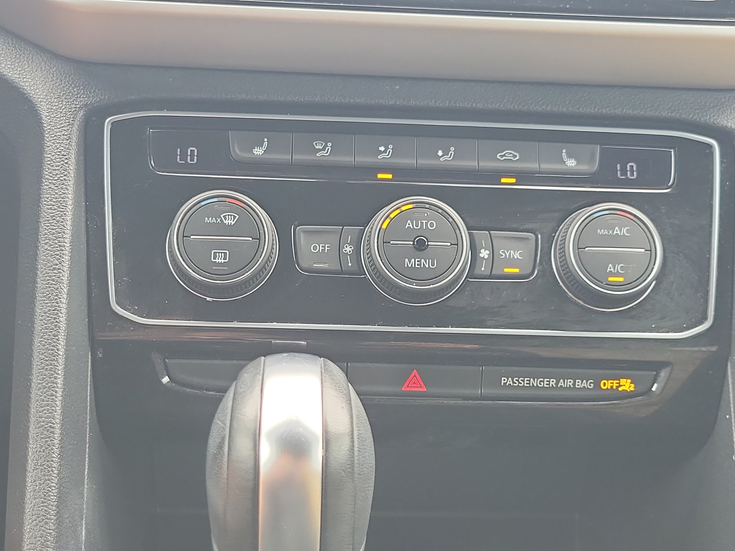 2022 Volkswagen Atlas Cross Sport SE w/Tech - Photo 23