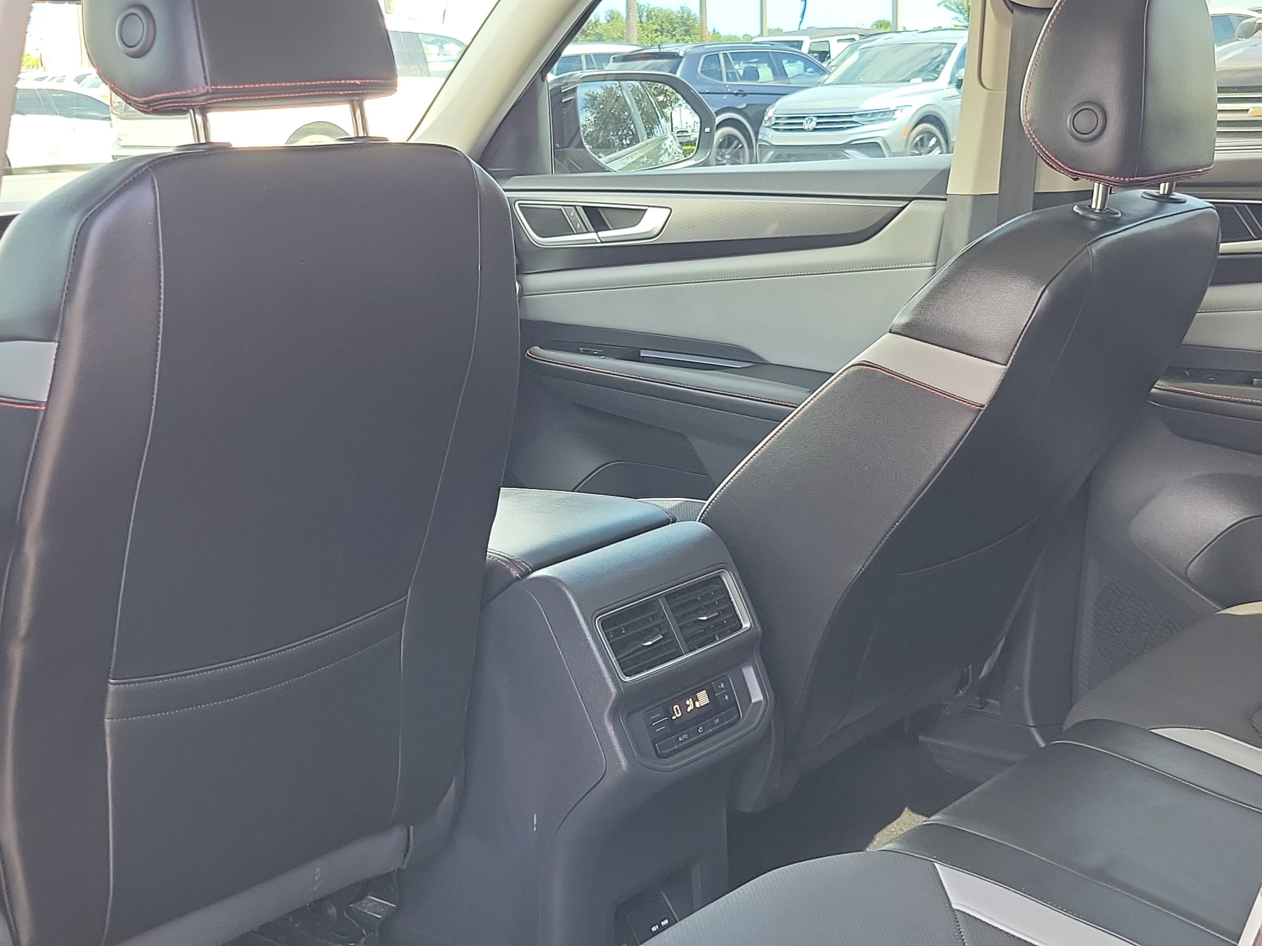2024 Volkswagen Atlas Atlas Peak Edition - Photo 13