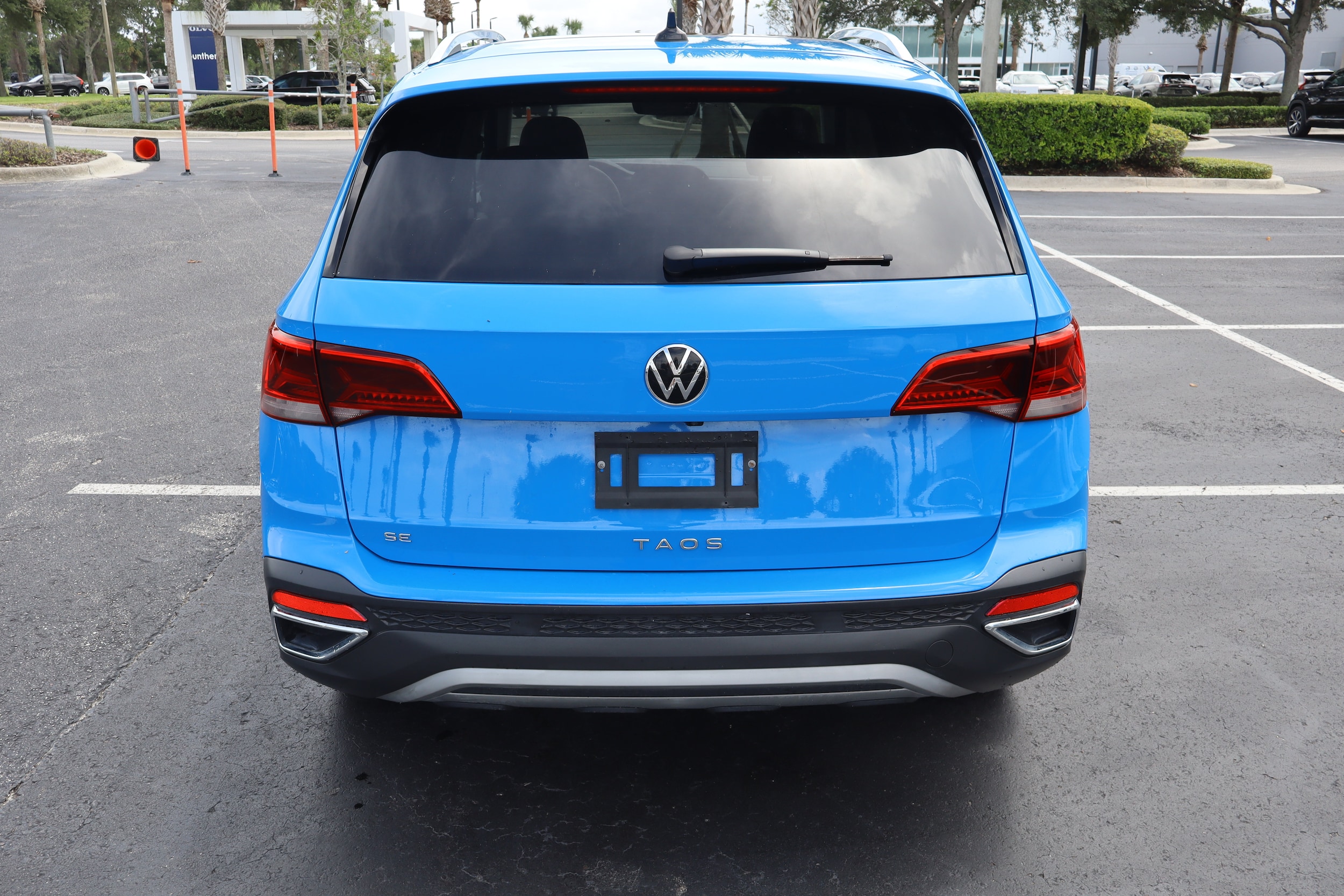 2023 Volkswagen Taos SE - Photo 6