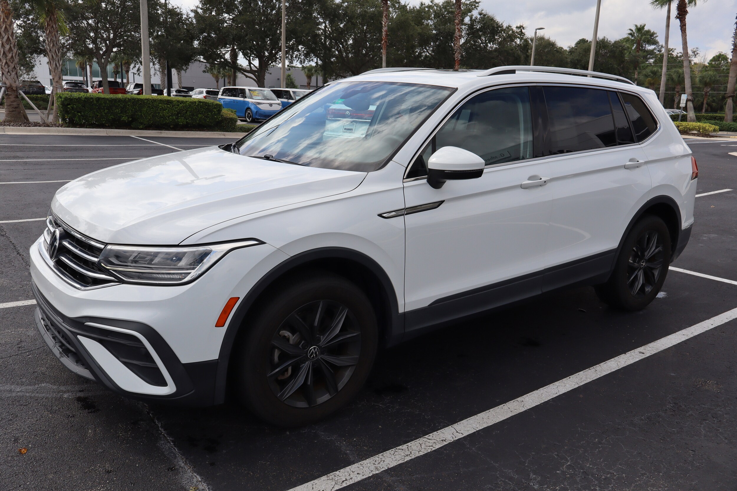 2022 Volkswagen Tiguan SE photo 4