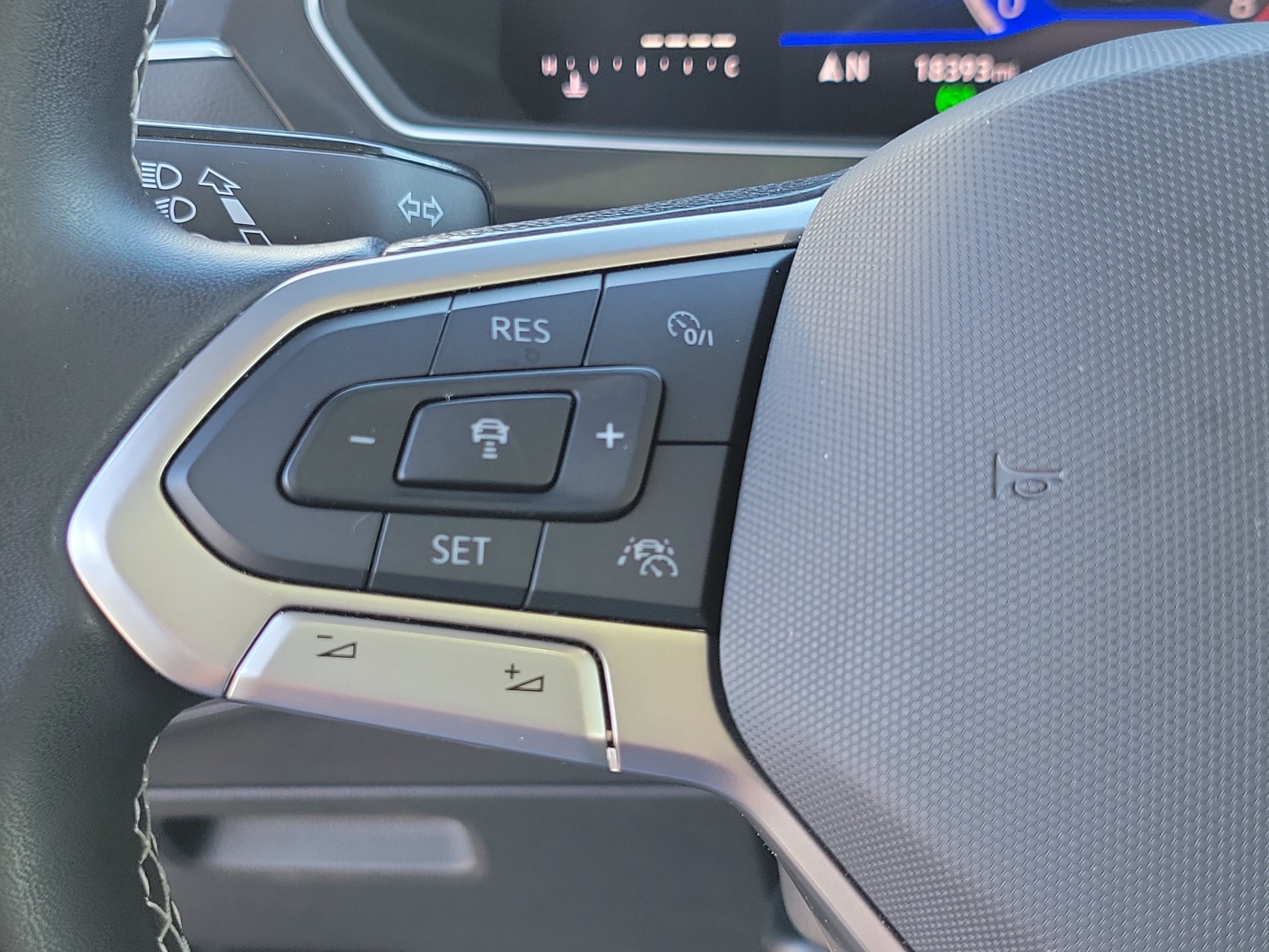 2024 Volkswagen Tiguan SE - Photo 20