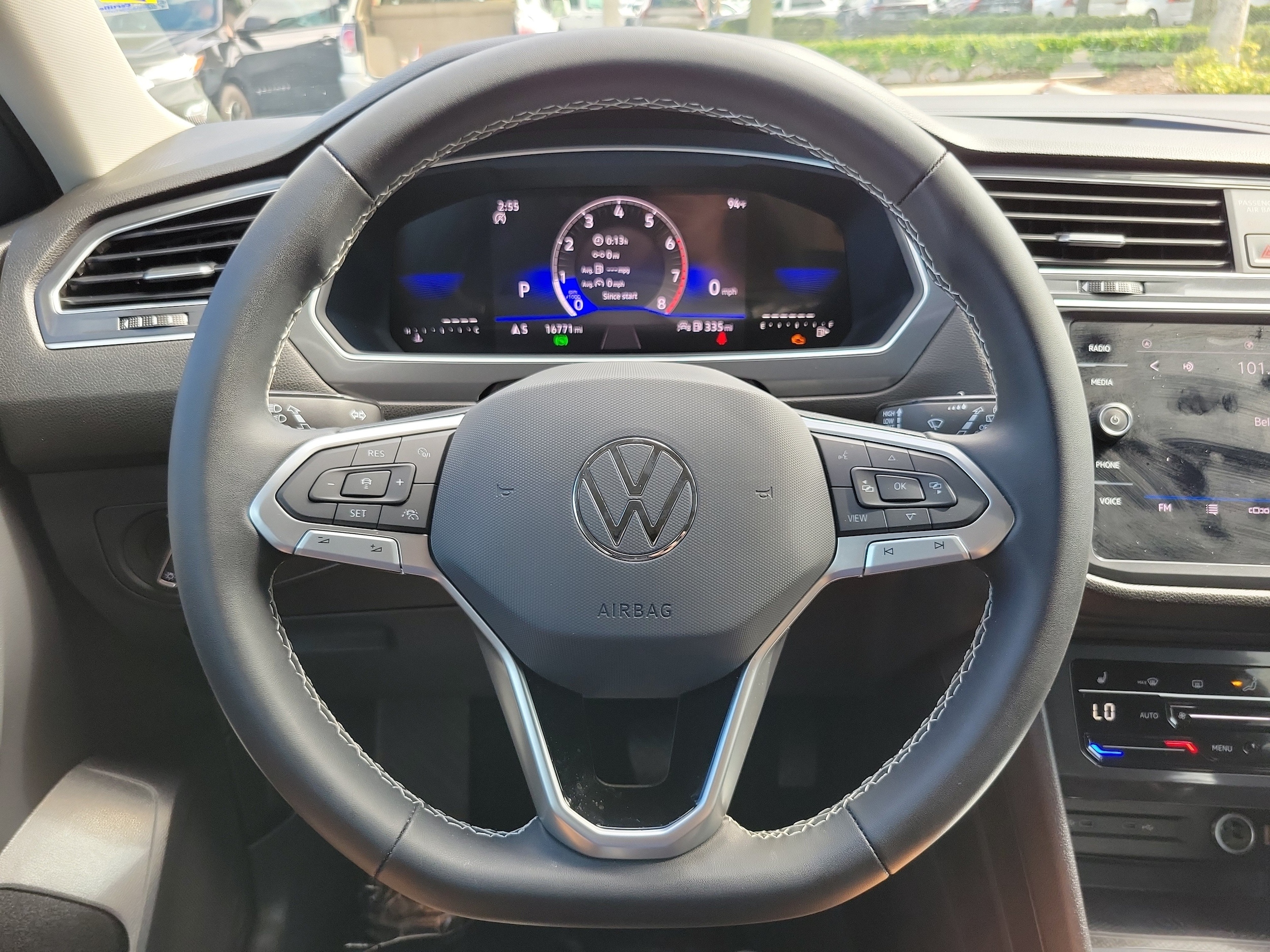 2023 Volkswagen Tiguan SE - Photo 15