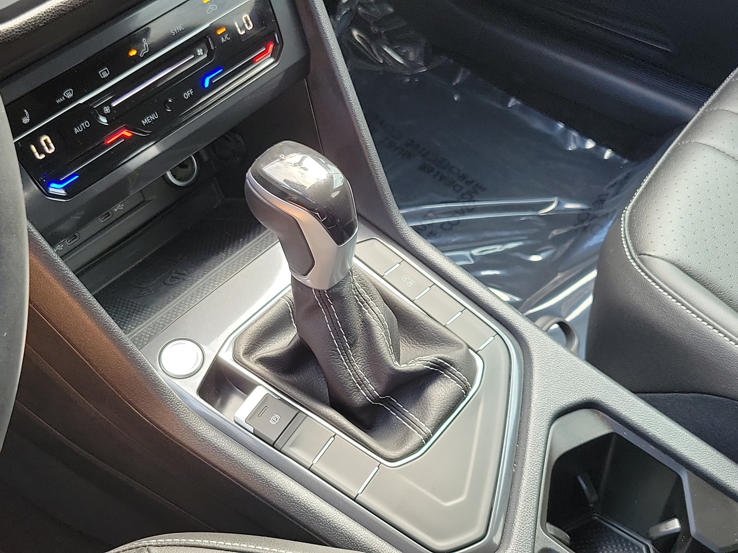 2023 Volkswagen Tiguan SE - Photo 24
