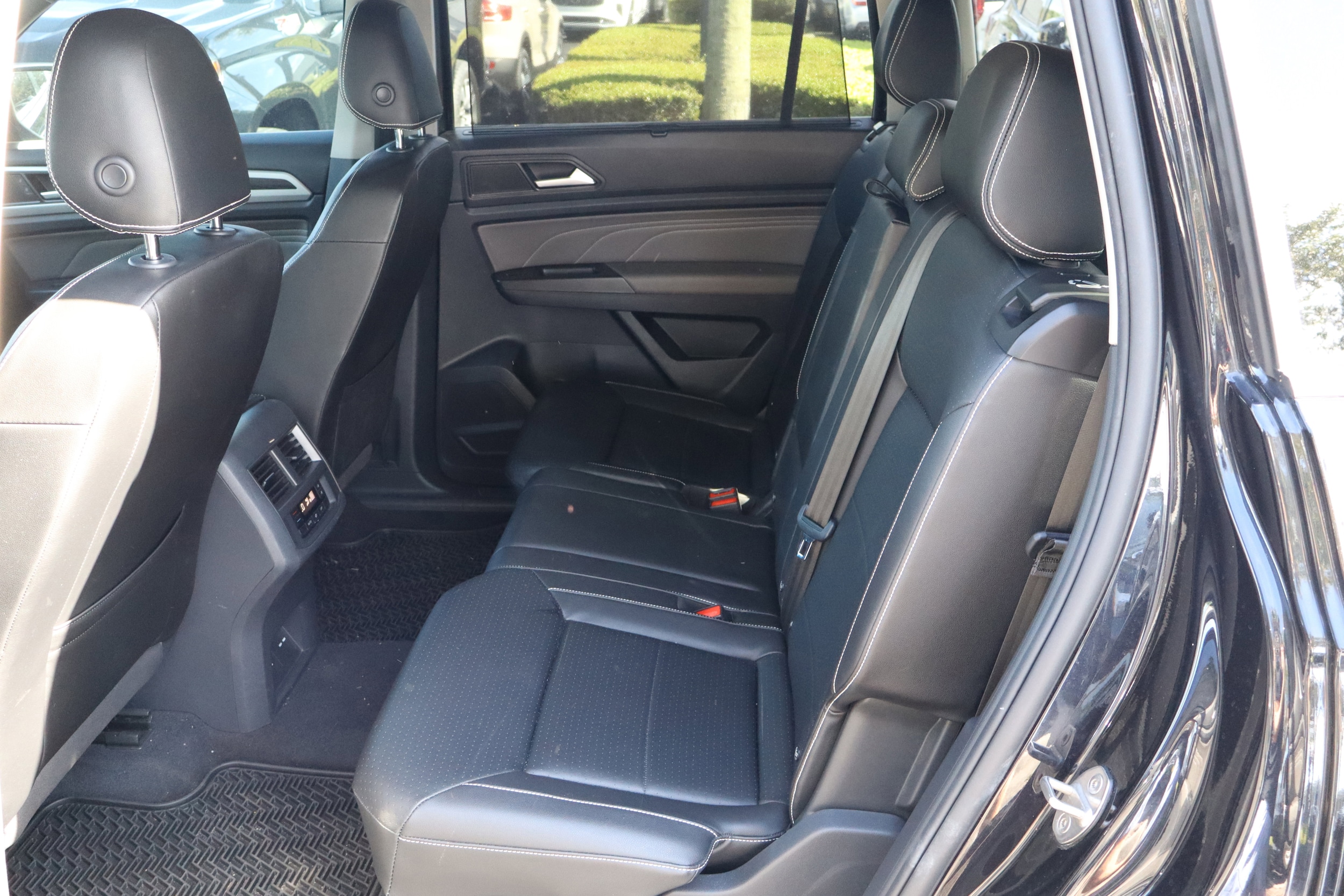 2023 Volkswagen Atlas SE w/Tech - Photo 27