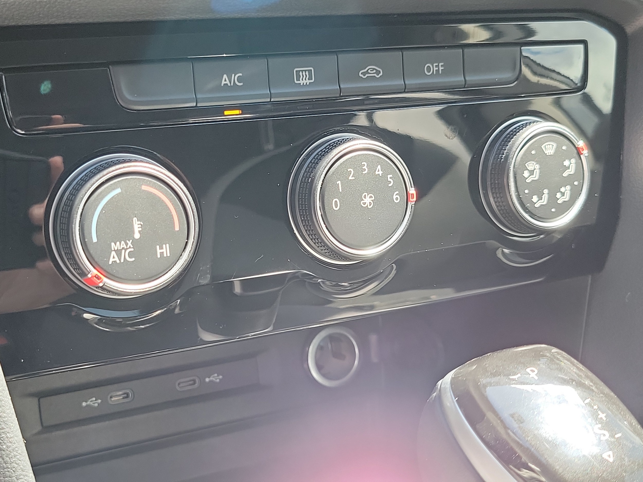 2024 Volkswagen Taos S - Photo 23