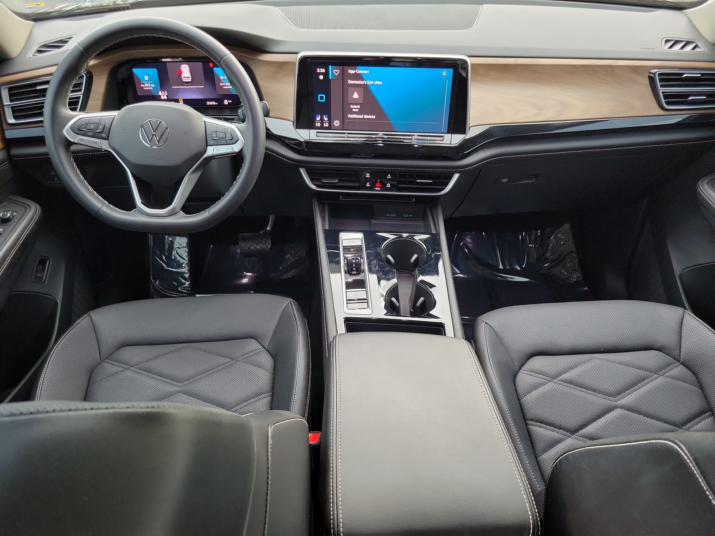 2024 Volkswagen Atlas SE w/Tech - Photo 10