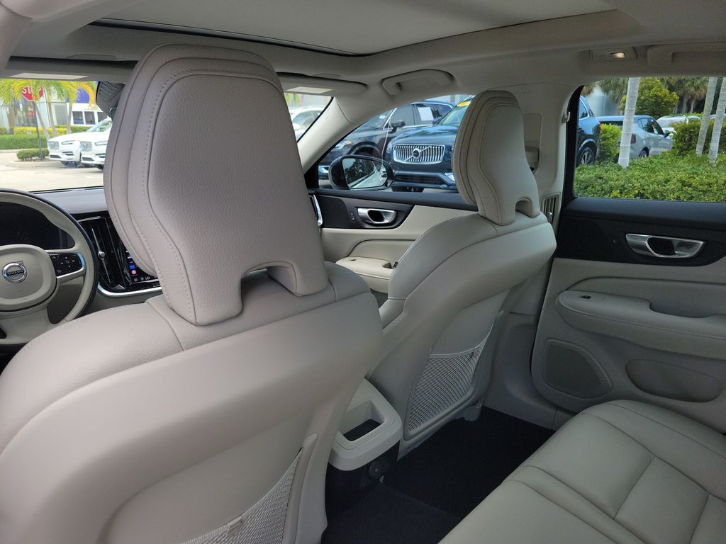 2024 Volvo S60 Plus - Photo 12