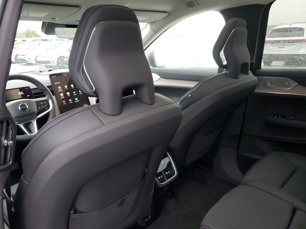 2025 Volvo EX90 Ultra - Photo 16