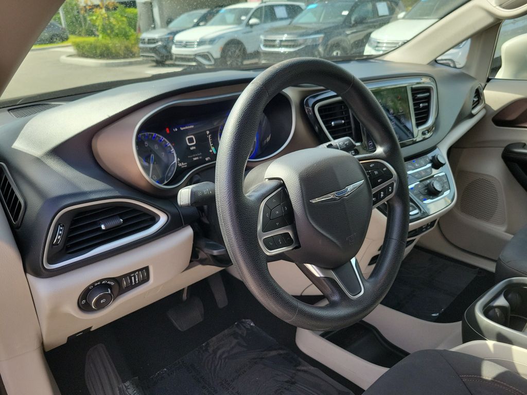 2019 Chrysler Pacifica Touring Plus - Photo 18