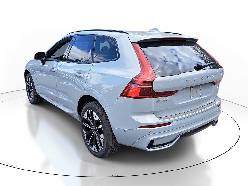 New 2026 Volvo XC60 plug-in hybrid T8 Plus SUV