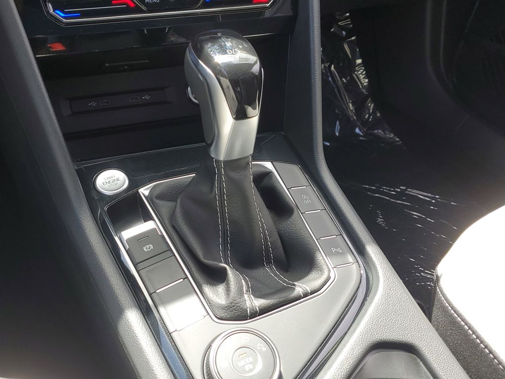 2025 Volkswagen Taos SE - Photo 33