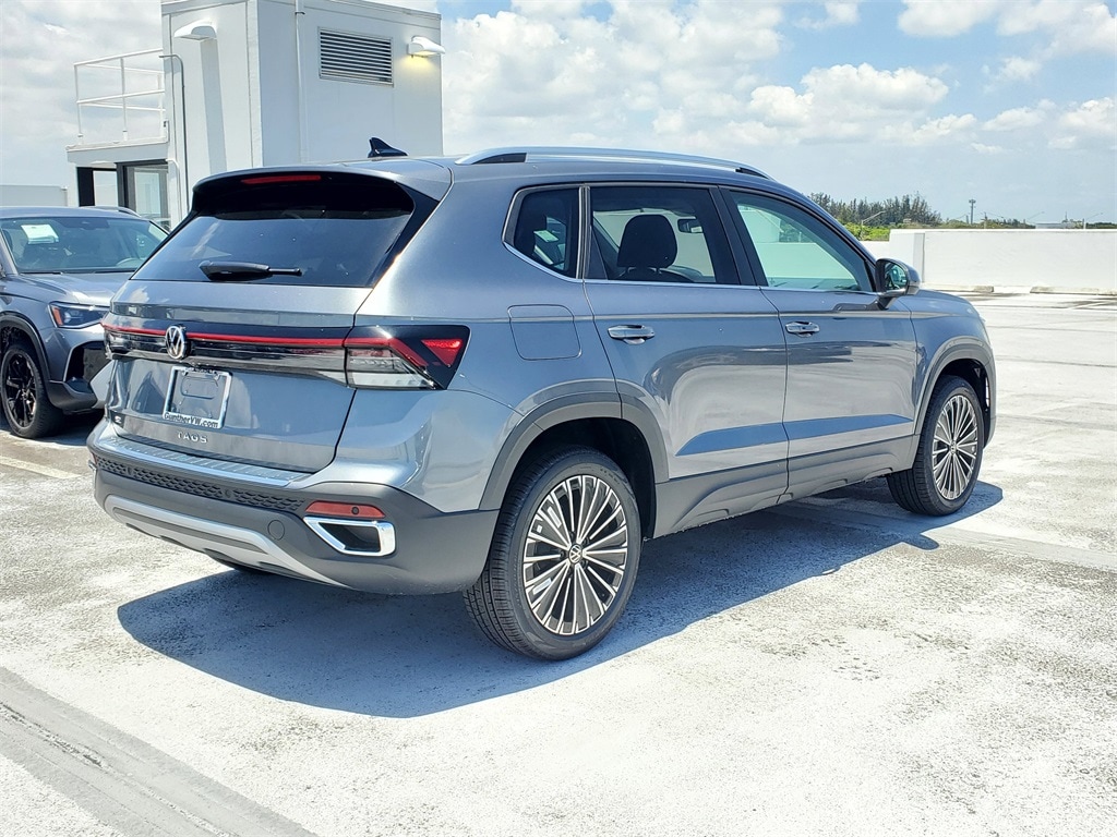 New 2025 Volkswagen Taos 1.5T SE SUV
