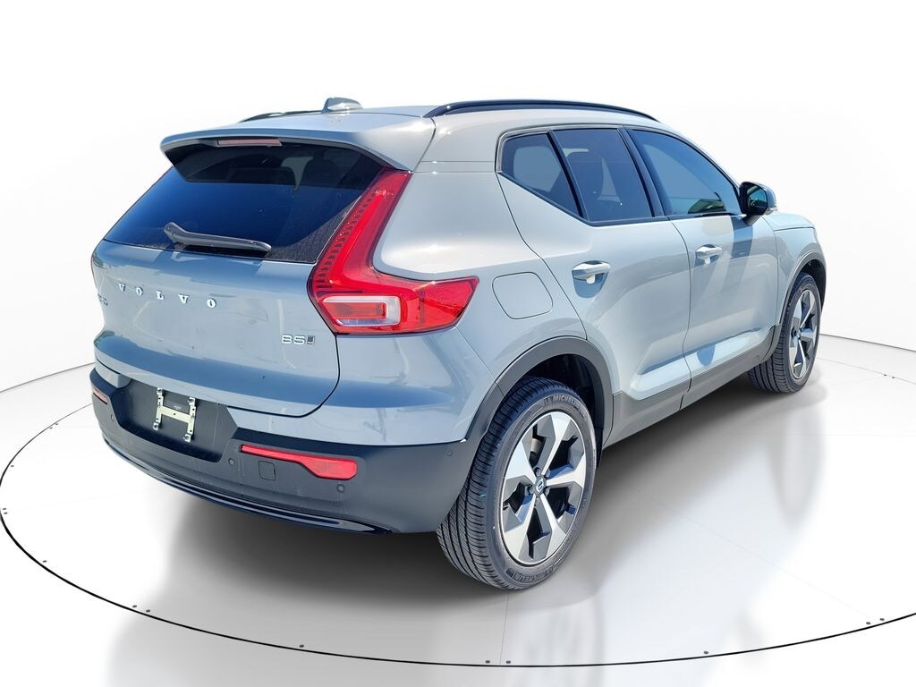 New 2026 Volvo XC40 B5 Plus SUV