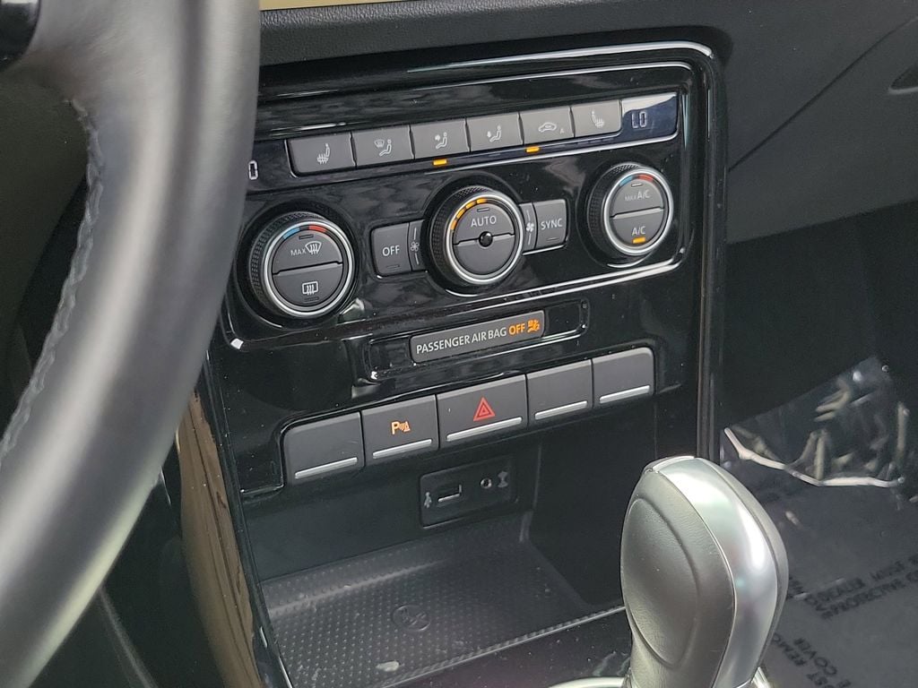 2019 Volkswagen Beetle SE - Photo 25