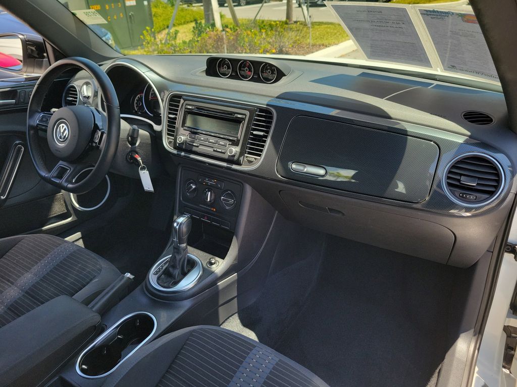 2014 Volkswagen Beetle R-Line - Photo 26
