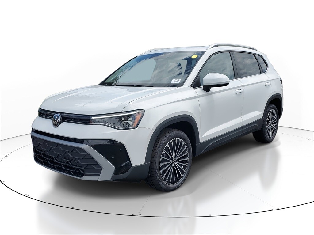 New 2025 Volkswagen Taos 1.5T SE SUV