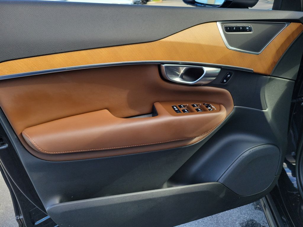 2023 Volvo XC90 Plus - Photo 18