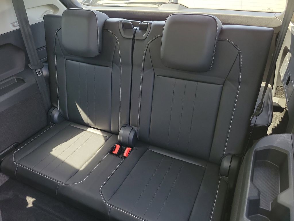 2023 Volkswagen Tiguan SE - Photo 10