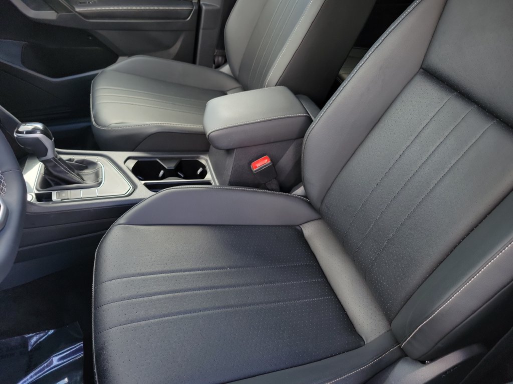 2024 Volkswagen Tiguan SE - Photo 22