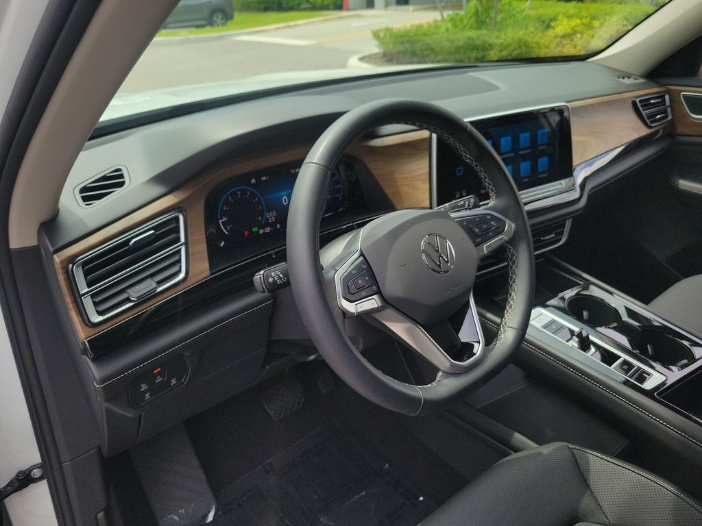 2024 Volkswagen Atlas SE w/Tech - Photo 20