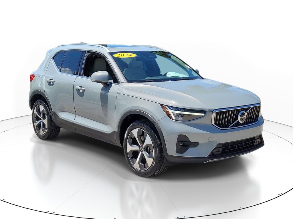 2024 Volvo XC40 B5 Plus Bright AWD's photo