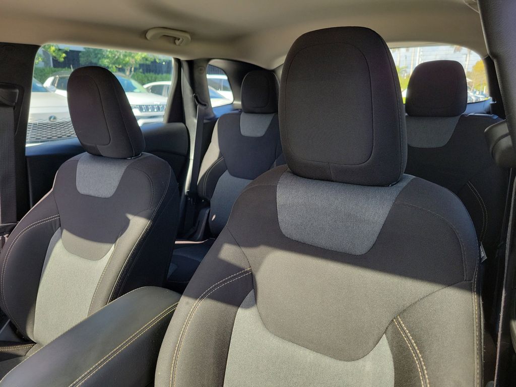 2016 Jeep Cherokee Sport - Photo 20