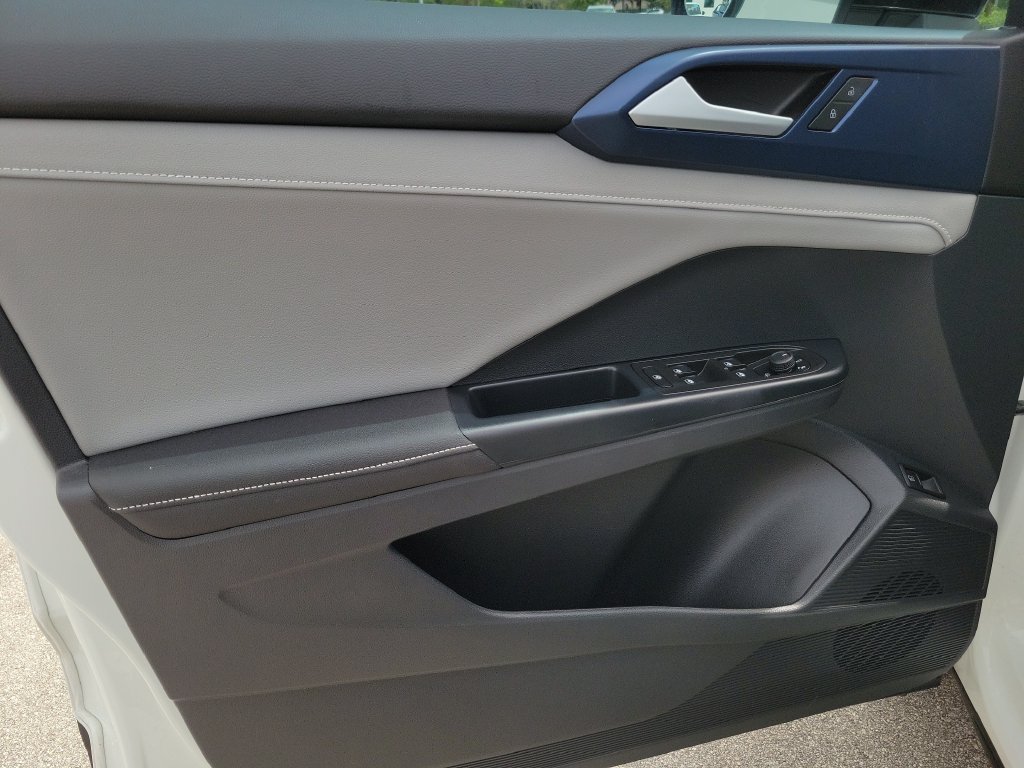 2024 Volkswagen Taos SE - Photo 17