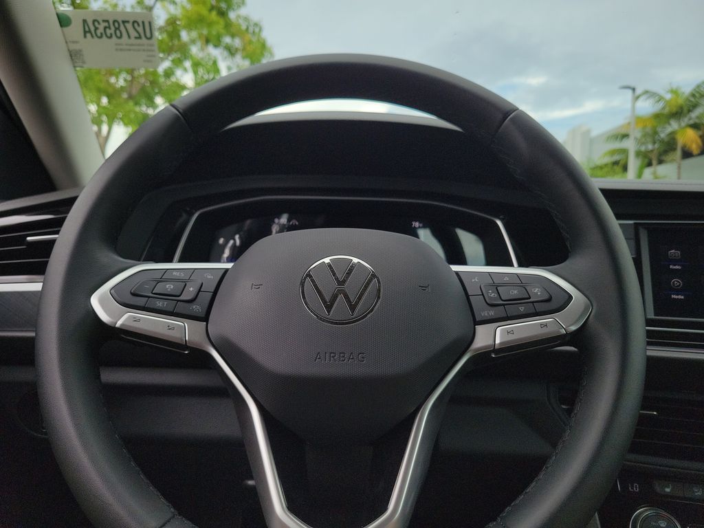 2023 Volkswagen Jetta SE - Photo 24