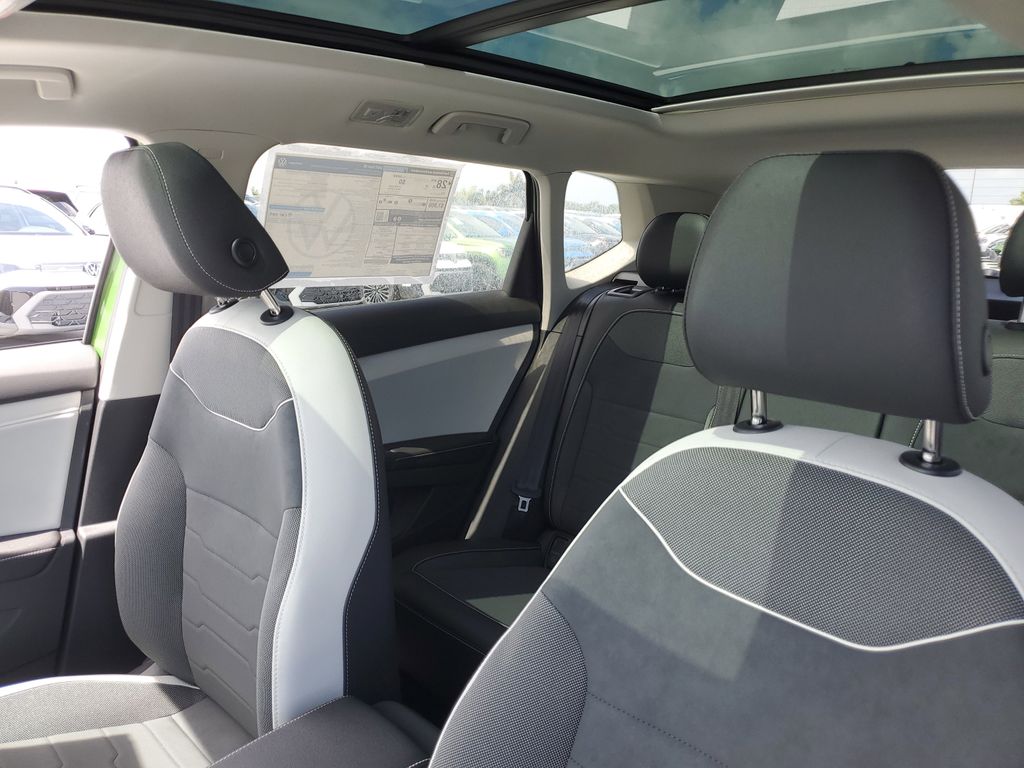 2025 Volkswagen Taos SE - Photo 22