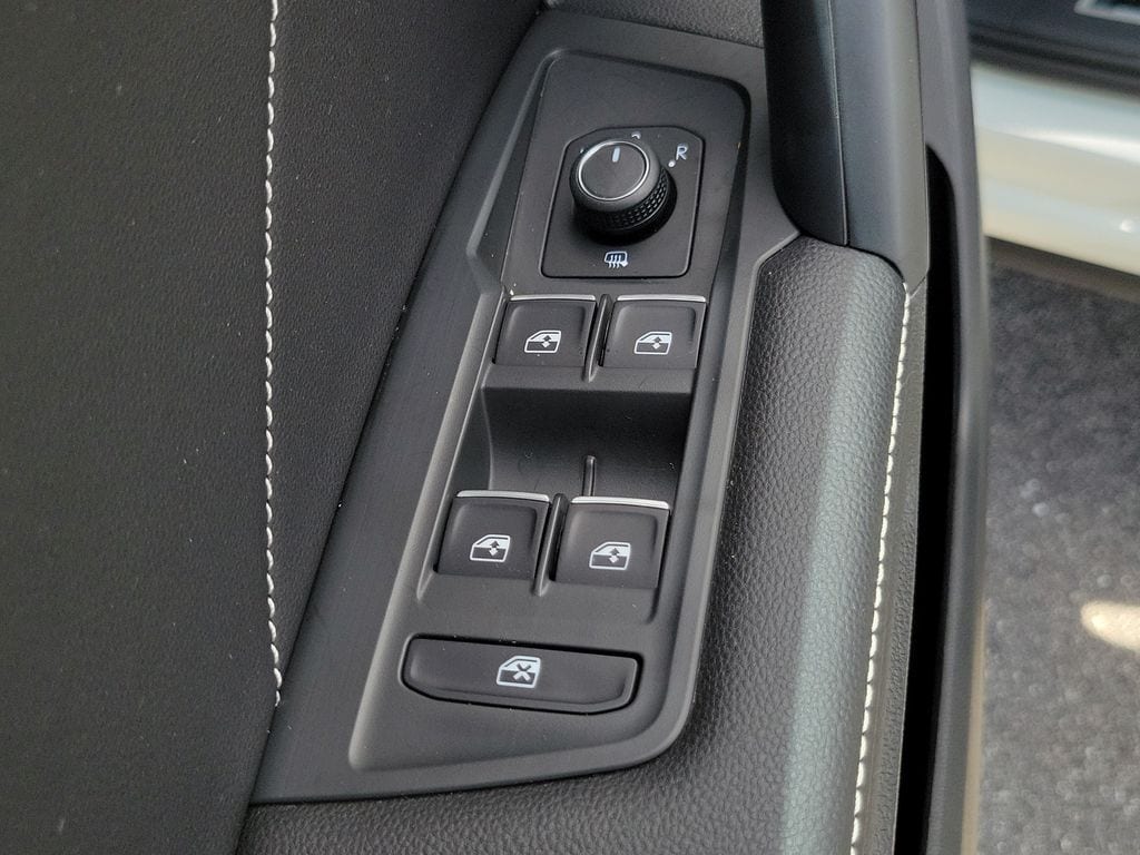 2023 Volkswagen Tiguan SE R-LINE BLACK - Photo 18