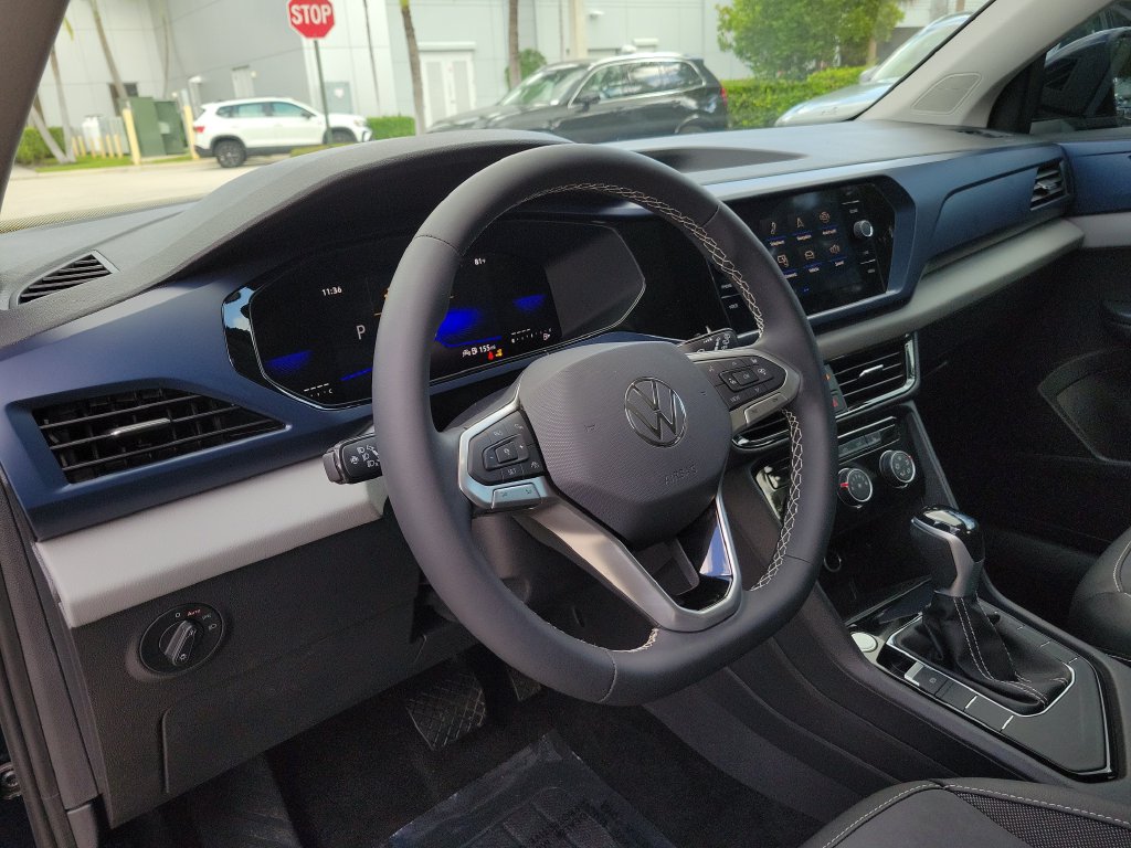 2023 Volkswagen Taos SE - Photo 19