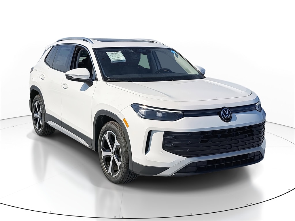 2026 Volkswagen Tiguan SE's photo