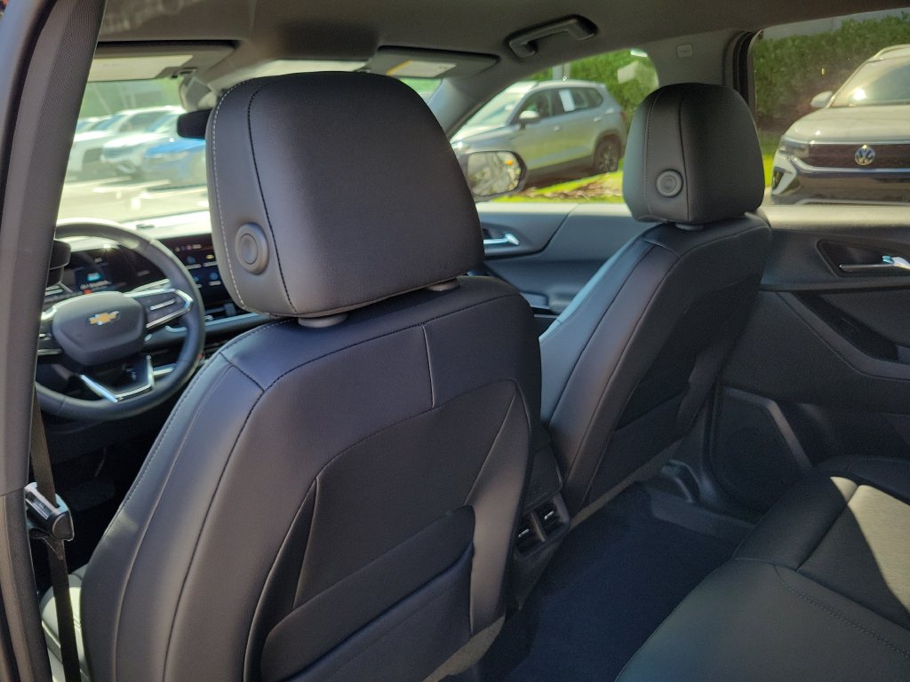 2027 Chevrolet Equinox LT - Photo 13