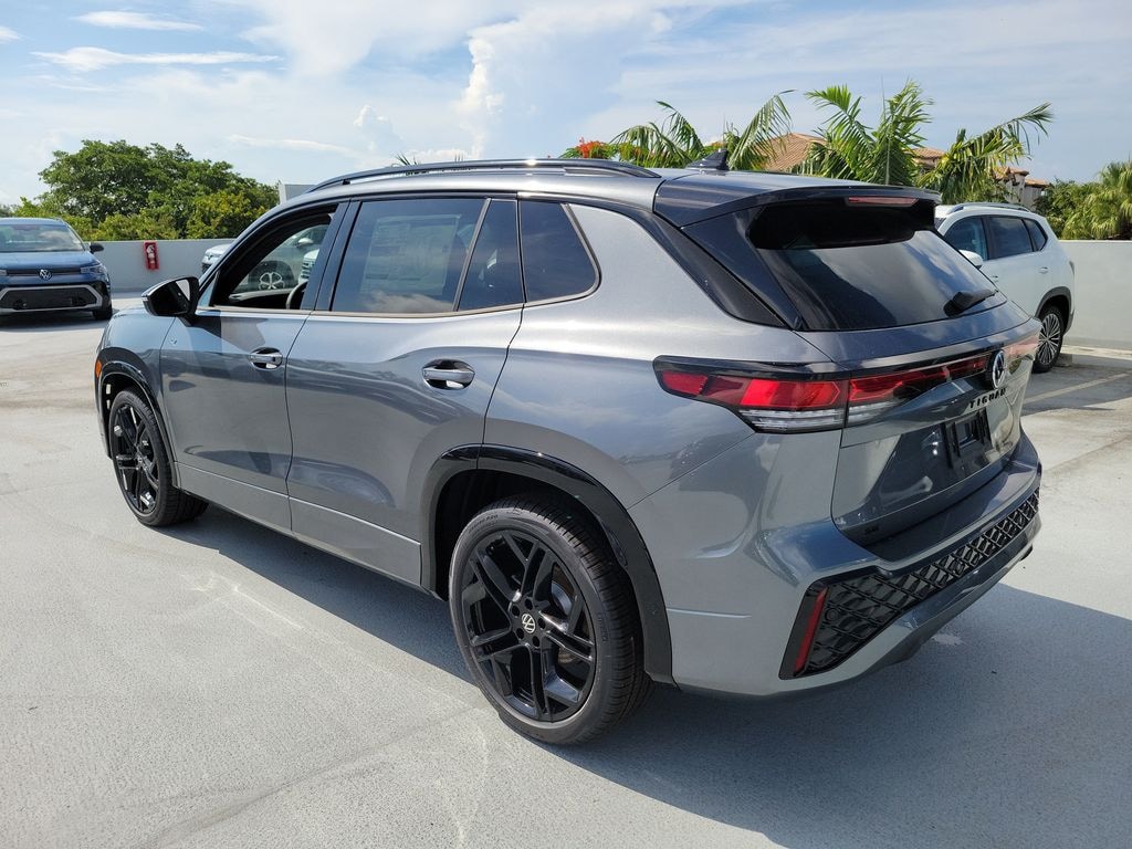 New 2026 Volkswagen Tiguan 2.0T SE R-Line Black SUV