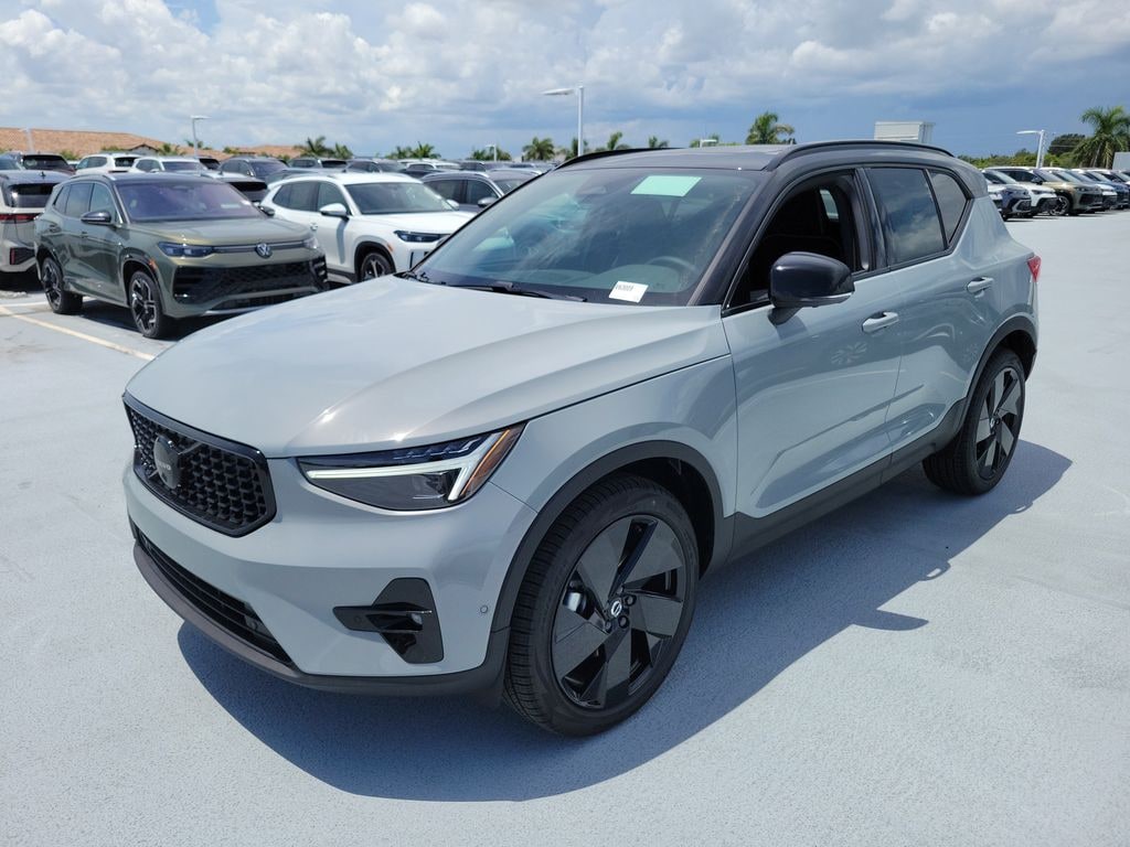 New 2026 Volvo XC40 B5 Ultra Black Edition SUV