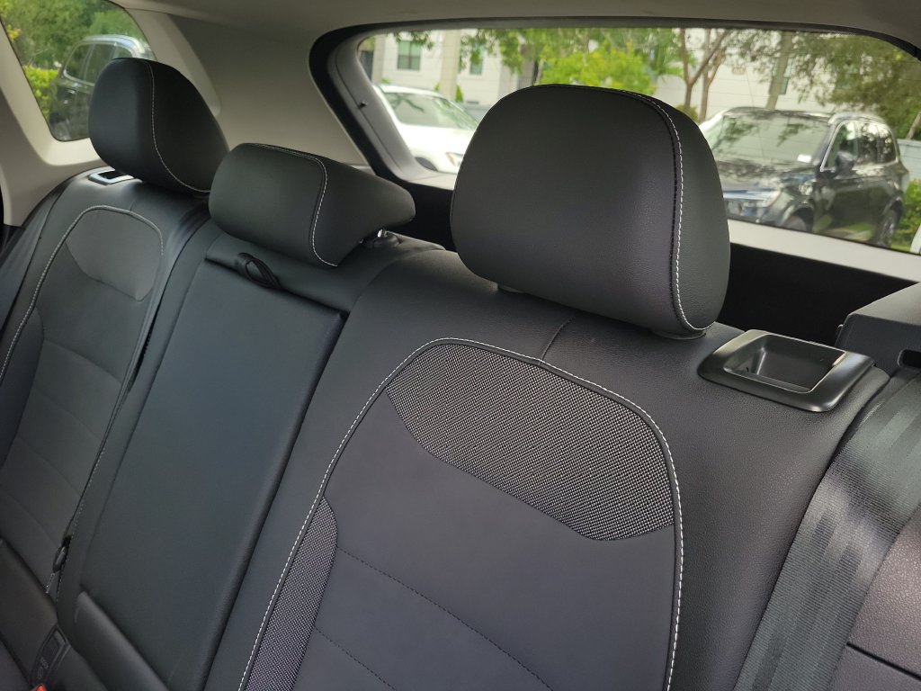 2023 Volkswagen Taos SE - Photo 10
