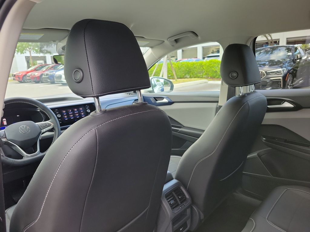 2023 Volkswagen Taos SE - Photo 13